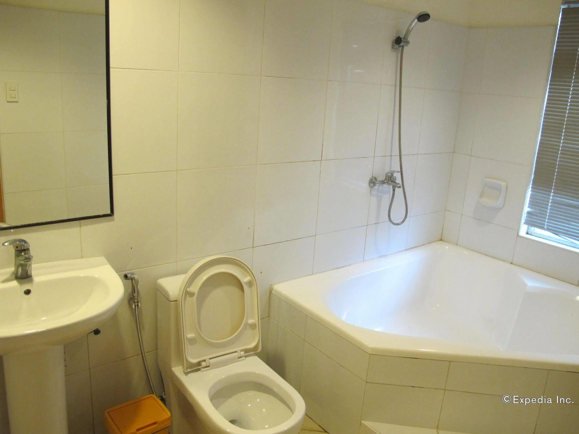 Bluefins Resort Lapu-Lapu City Exterior foto
